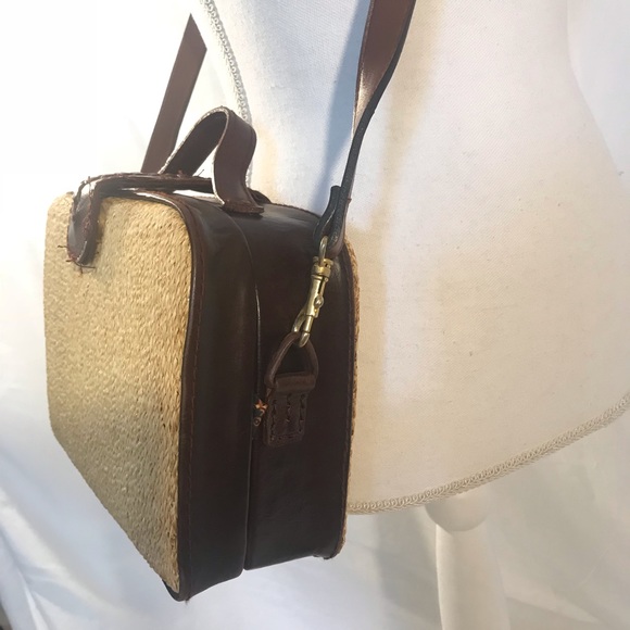 Handmade Two Way Top Handle Vanity Style Bag - Picture 3 of 7